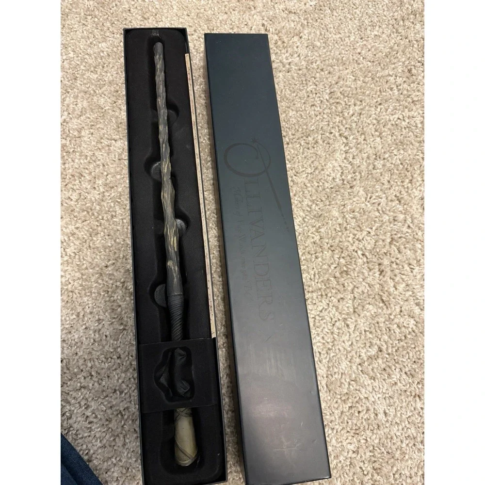 Interactive Ollivanders Harry Potter Fantasy Collectible Wand in Box